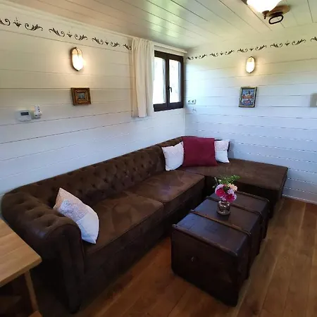 Filmschiff Erbse Apartment